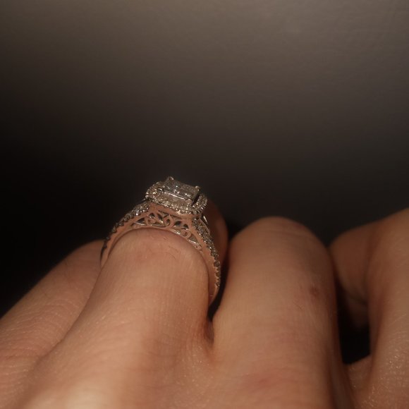 Simply Vera Vera Wang 14k White Gold 7/8 Ct Diamond Square Halo Engagement Ring - Picture 3 of 5